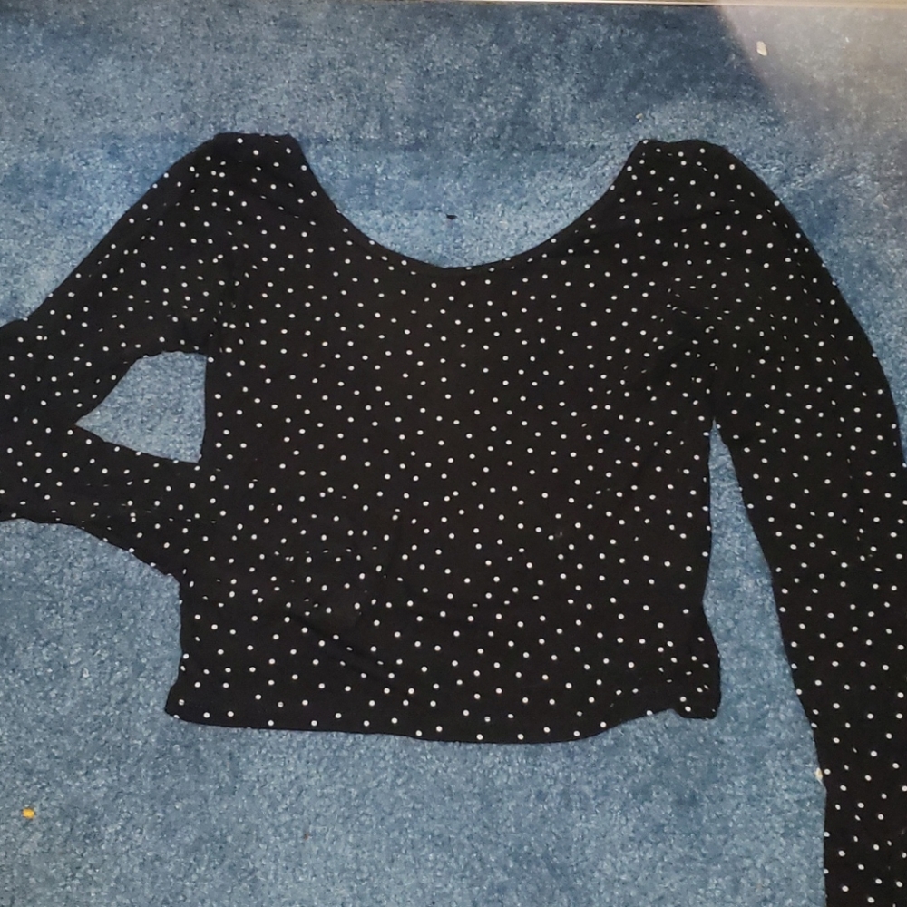 Black crop top woth white polkadots